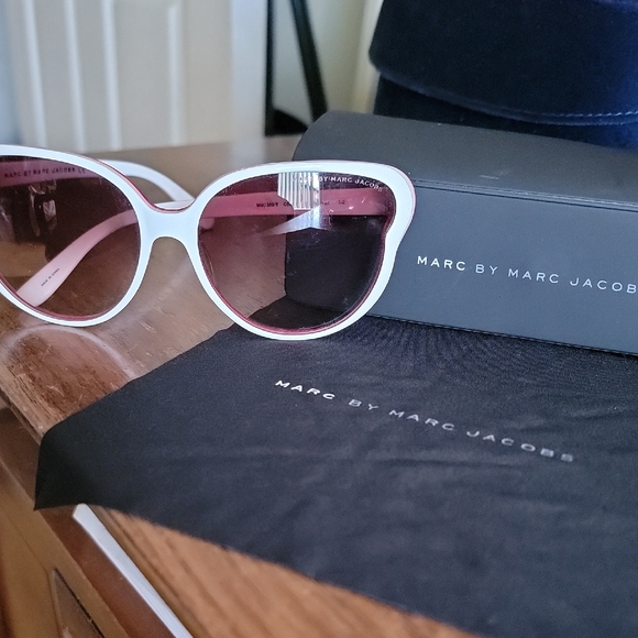 Marc by Marc Jacobs White And Dark Pink Sunglasses